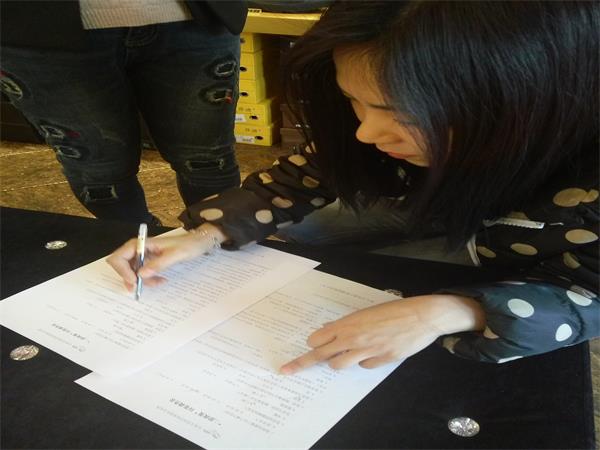 聚百家灯火，聊二胎政策——记悦半一夏小组“二胎政策”寒假社会实践活动