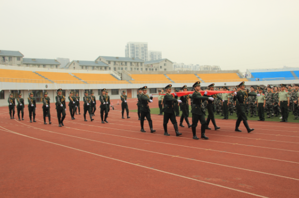 激发爱国热情，践行军队精神——伟德victor19462015年度学生军训动员大会顺利召开
