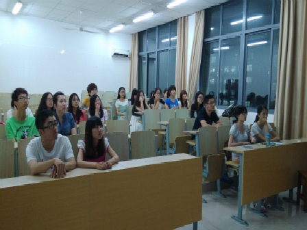 赤子情怀，中国气派 ——药学院组织团干部学习《百年潮·中国梦》