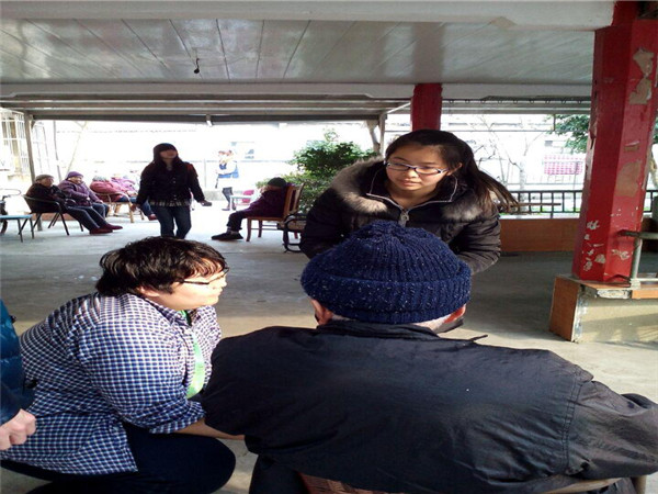 明媚冬日，暖心行动——“向日葵之吻”小队赴敬老院开展志愿服务