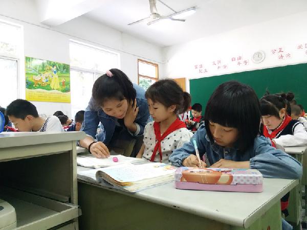 红色课堂——药学院青协雷锋月特别活动报道