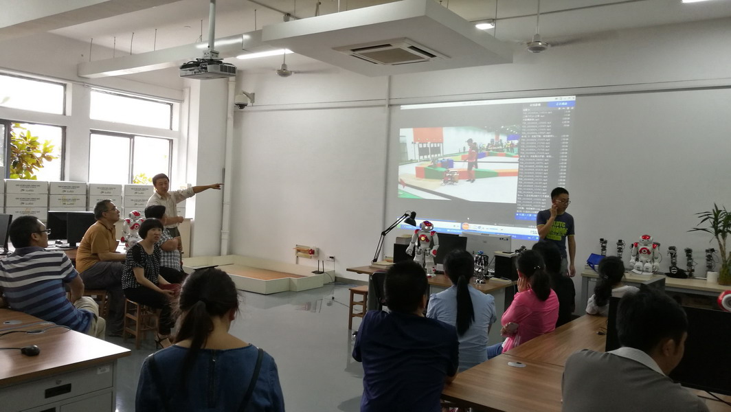 我院开展现代技术与教育教学观摩研讨活动