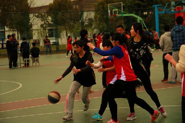 绽放青春，释放活力——药学院校女篮球赛