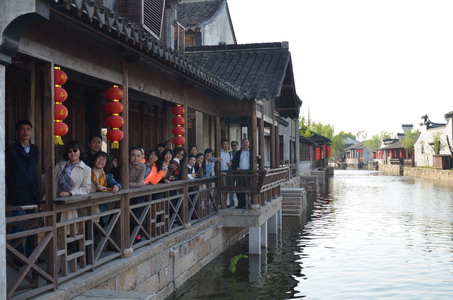 药学院教职工赴中华赏石园、荡口古镇进行文化考察