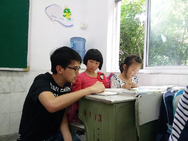 红色课堂——药学院青协雷锋月特别活动报道