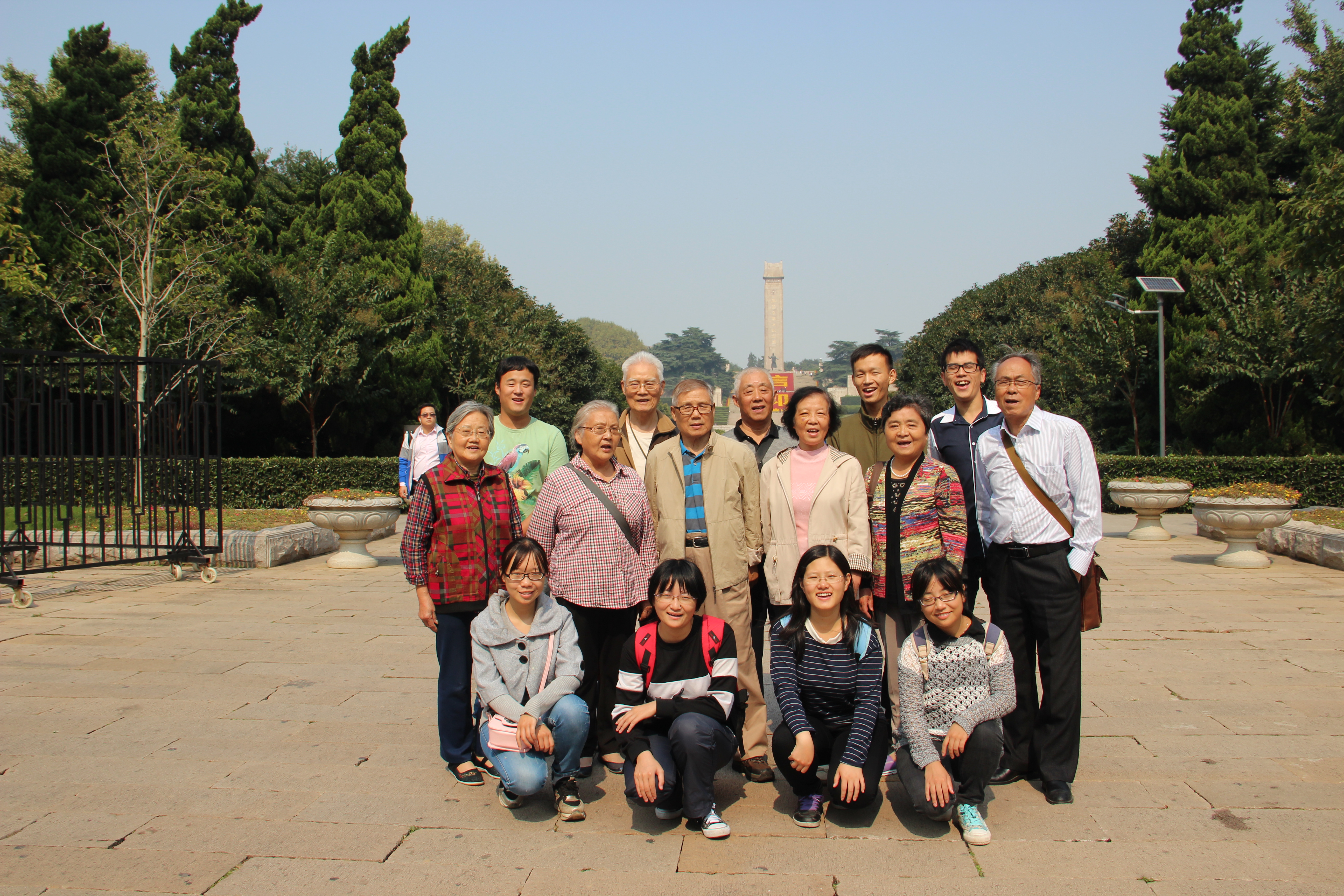 老少携手赴南京，牢记历史展未来——药学院党团共建支部赴南京开展抗战胜利纪念活动
