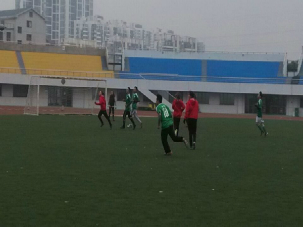 现青春活力   展绿茵风采 ——校女足与药学院、医学院的足球友谊赛   