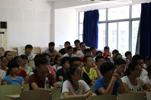 专业直通车，广阔制药路——记药学院2015级新生专业教育顺利进行