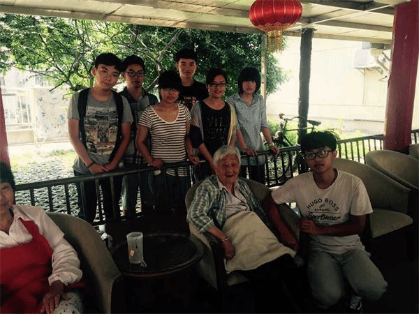 访老兵溯革命渊源，道历史触先辈英魂