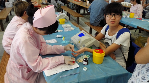 滴滴鲜血，款款爱心