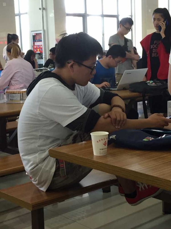 滴滴鲜血，款款爱心