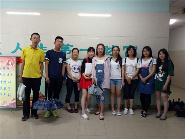 授用药常识，践飞扬青春——药学院“四月天”抗生素类药品使用情况调研团社会实践